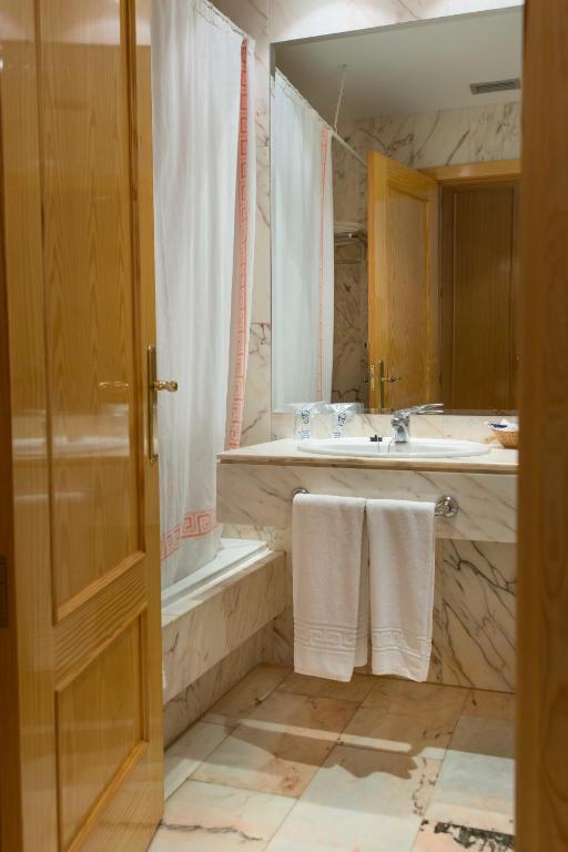 Hotel La Torre Vega de Valdetronco Zimmer foto